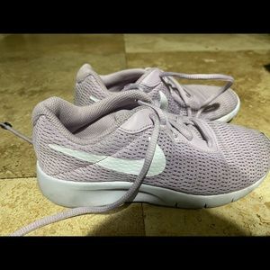 Girl nike sneaker